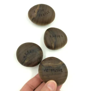 Ensemble de galets en bois, rituel Ho'oponopono