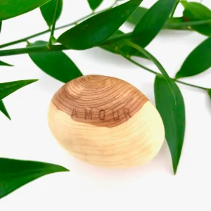 Amour en lilas, cadeau symbolique en bois